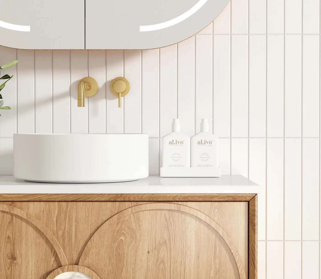 Close look on Laguna Wall Hung Vanity 900mm - Natural Oak top