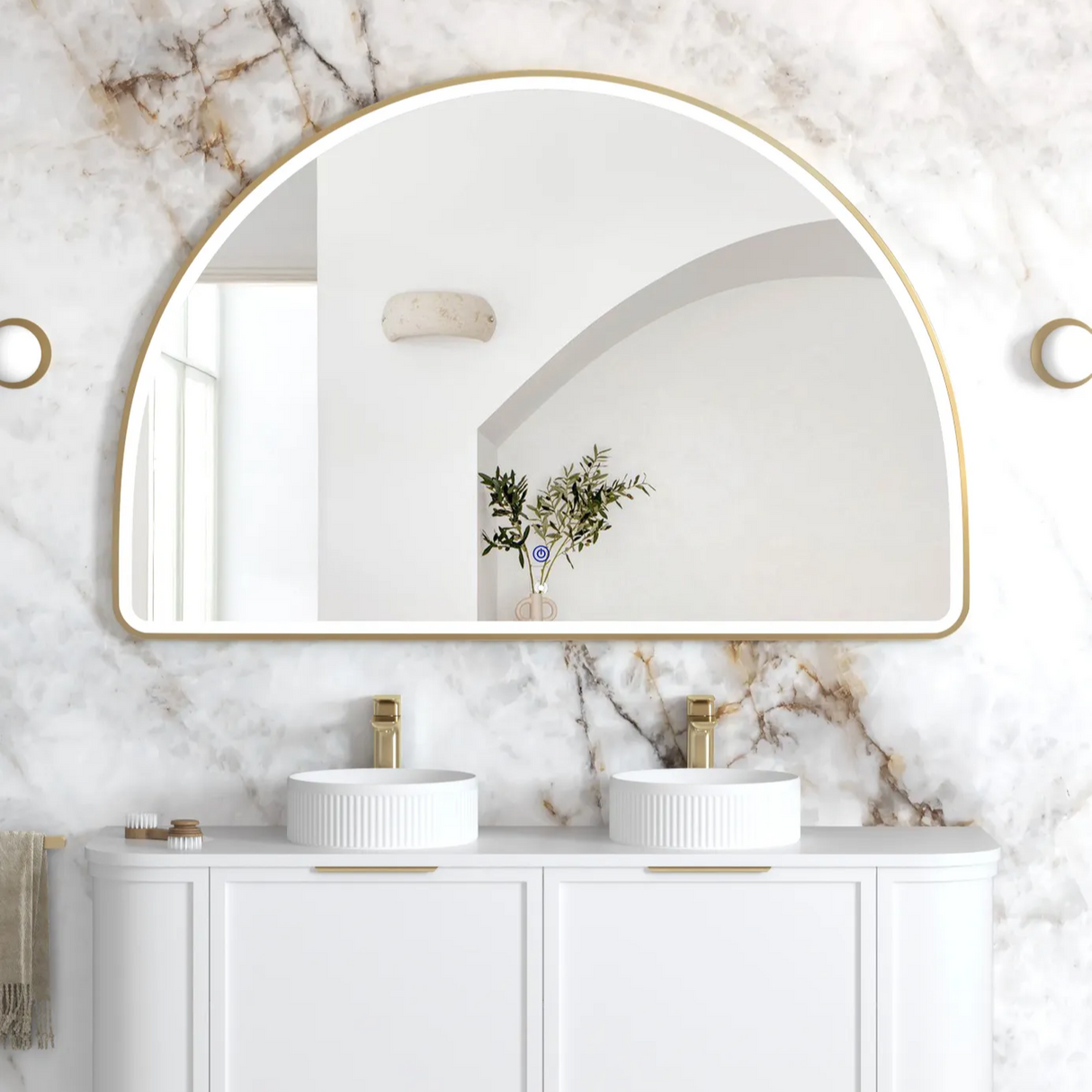 Bathroom with mounted Moonlight Archie 1000mm LED Mirror - Gold Frame front view