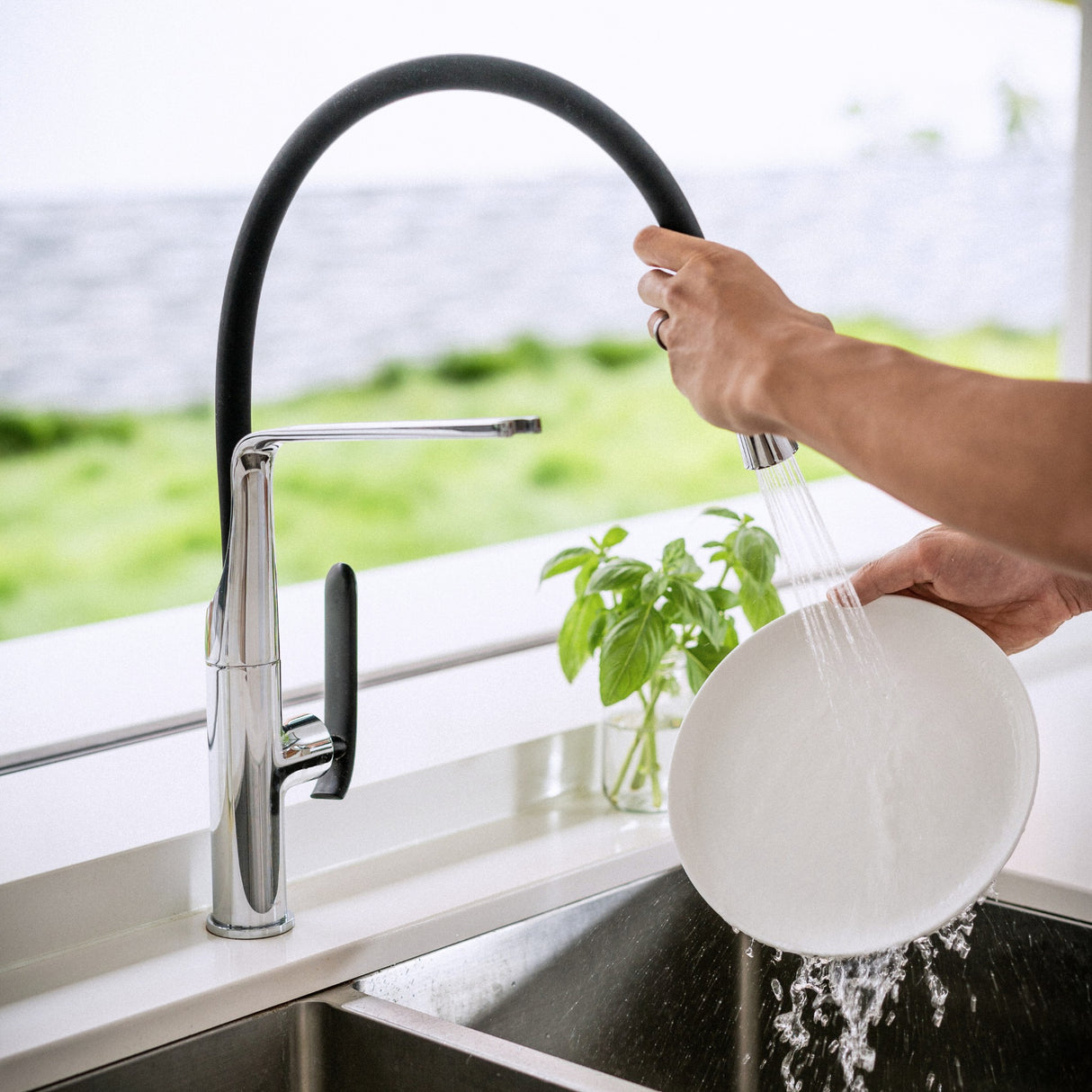 Cado Pull Out Sink Mixer Chrome & Black