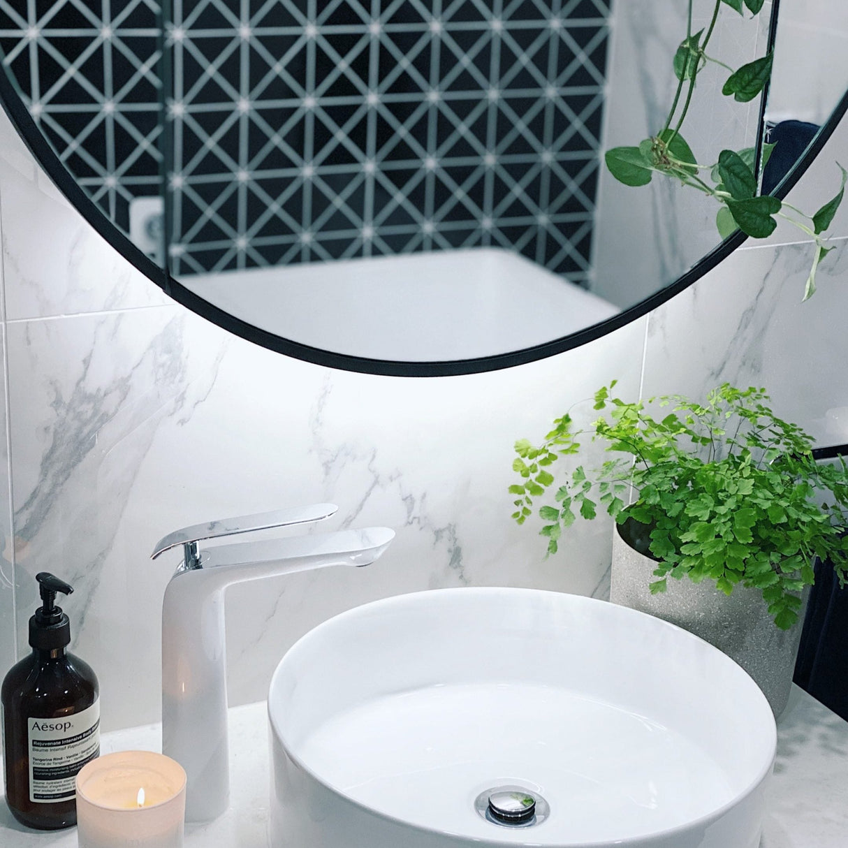 closer look of the basin and Mirage Round Mirror Shaving Cabinet 600mm - Black