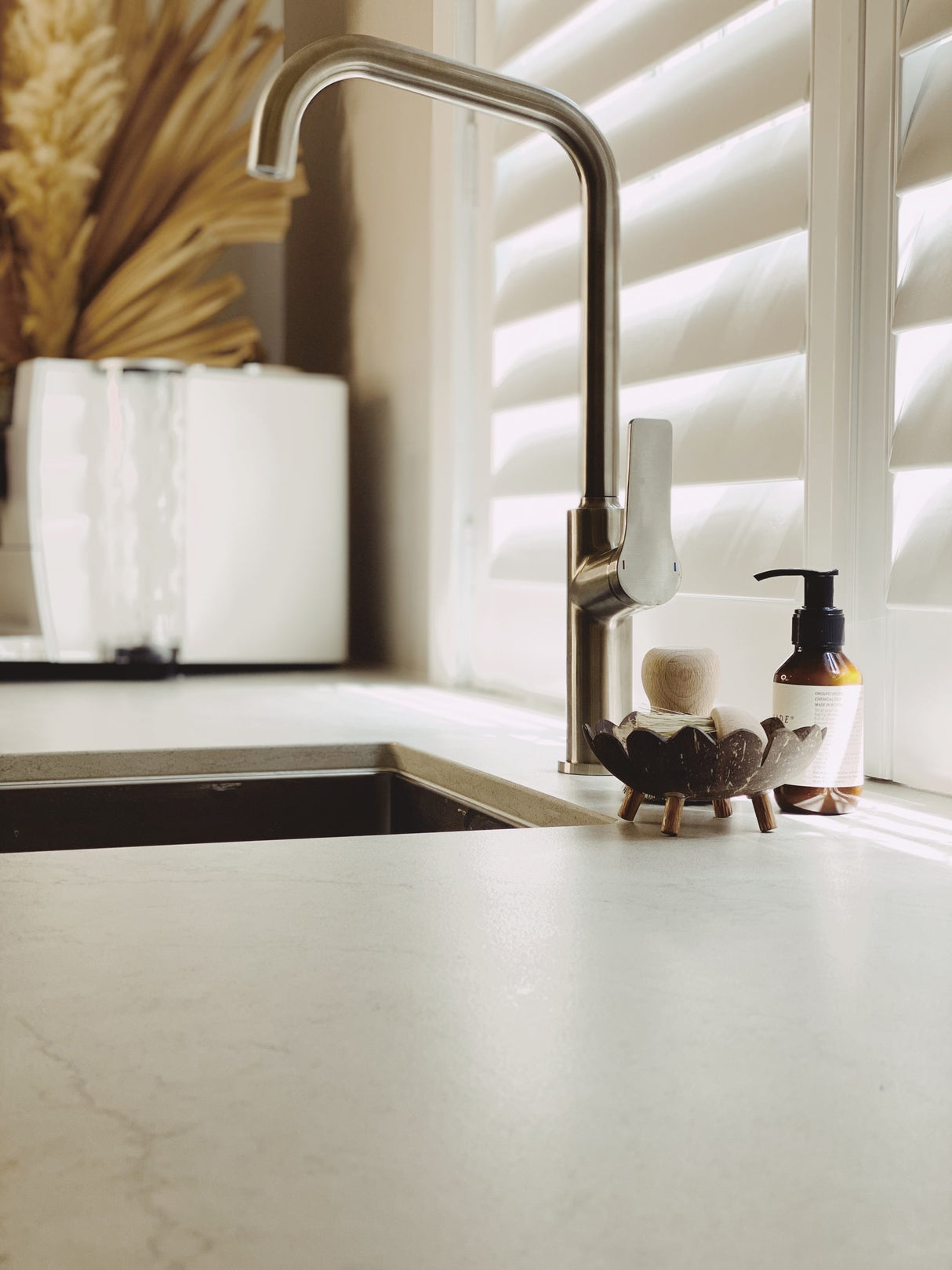 Kitchen sink with DORA Kitchen Mixer - Brushed Nickel