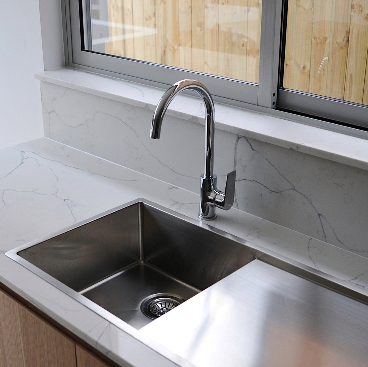 kitchen sink with HALE Kitchen Mixer Chrome